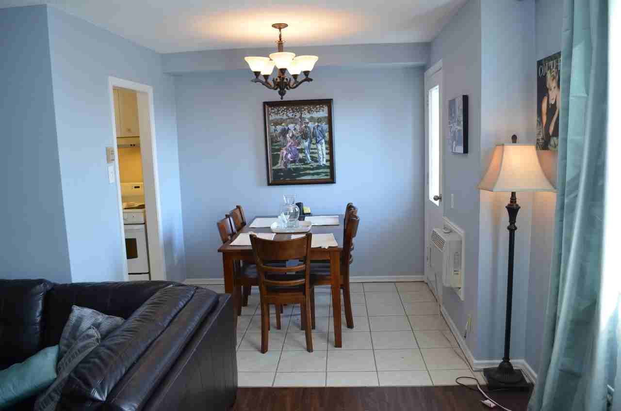 Windsor Tower Apartments - Photo 6 of 25