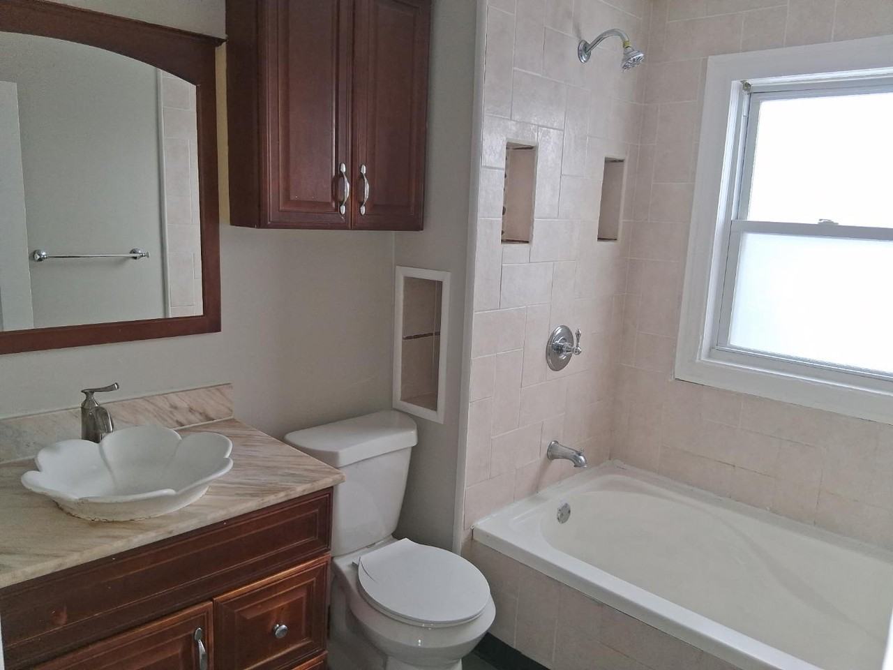 1337 E 84th St - Photo 4 of 20