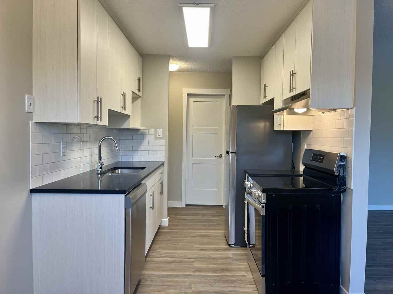 Sunset Crest Apartments - Photo 3 of 23