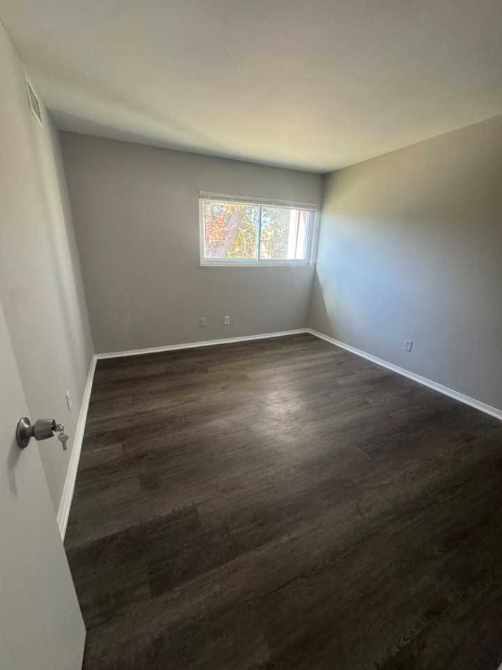 3421 Glen Avenue - Photo 3 of 6