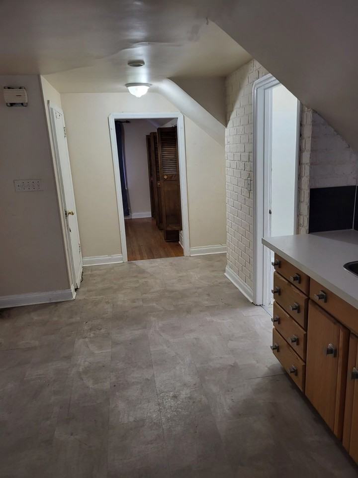 900 Bond St - Photo 6 of 10