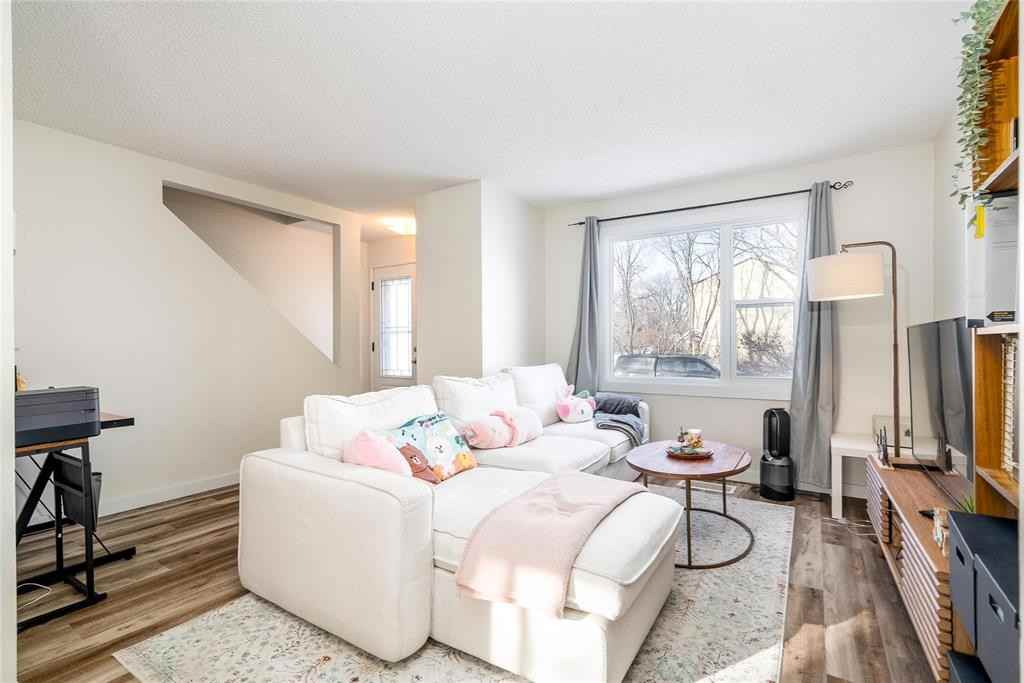 56 Beaumont Bay - Photo 3 of 25