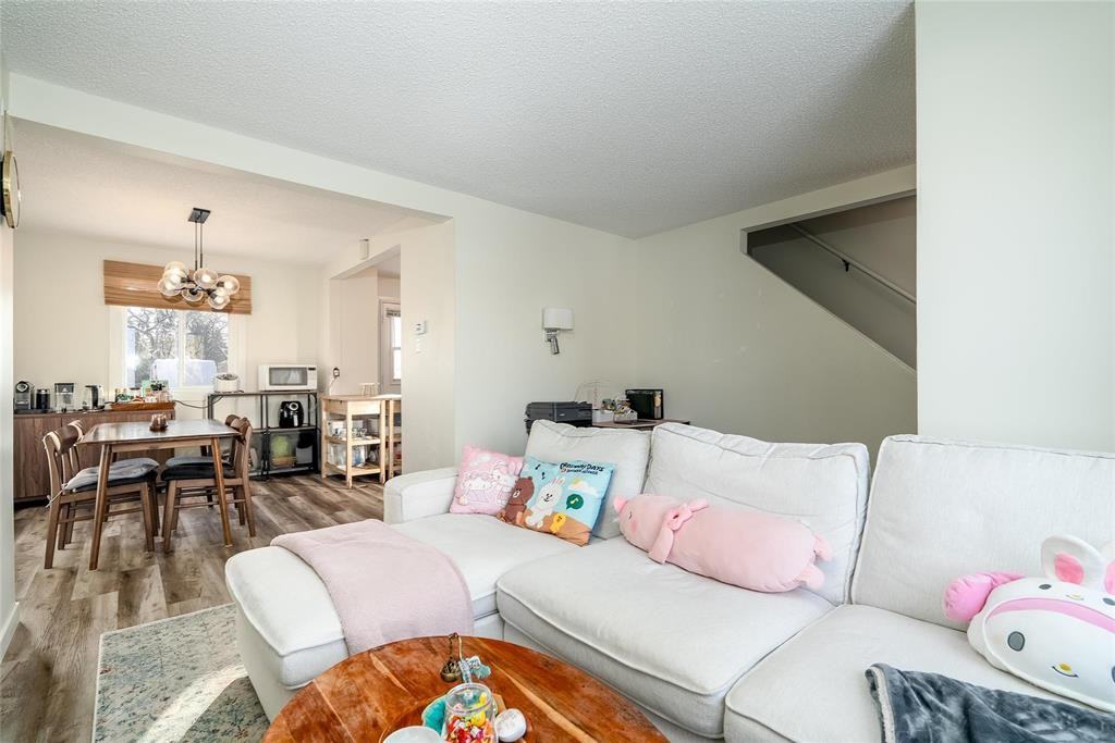 56 Beaumont Bay - Photo 4 of 25