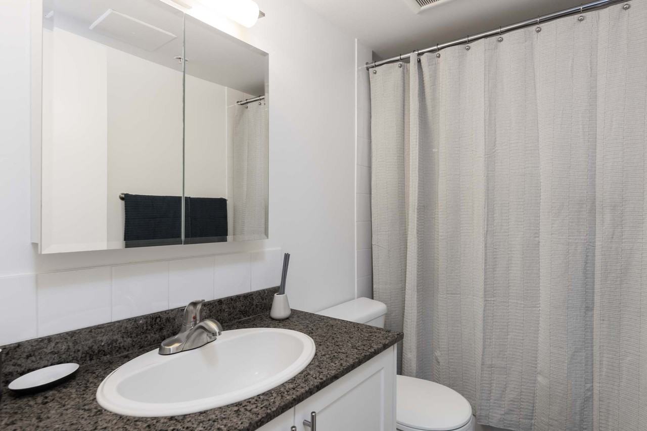 1033 Haro St - Photo 6 of 7