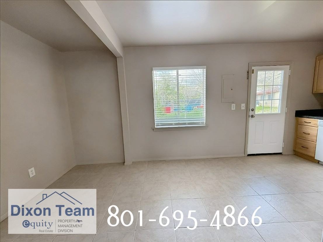 1022 Southwell St #1 - Photo 6 of 15