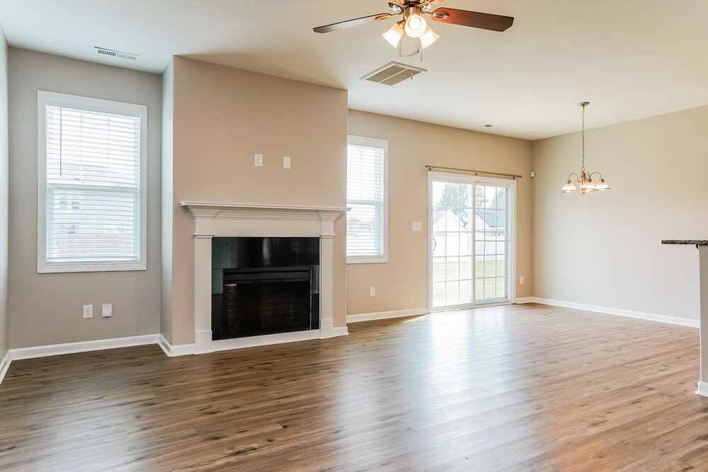 238 Grovemere Ln - Photo 4 of 17