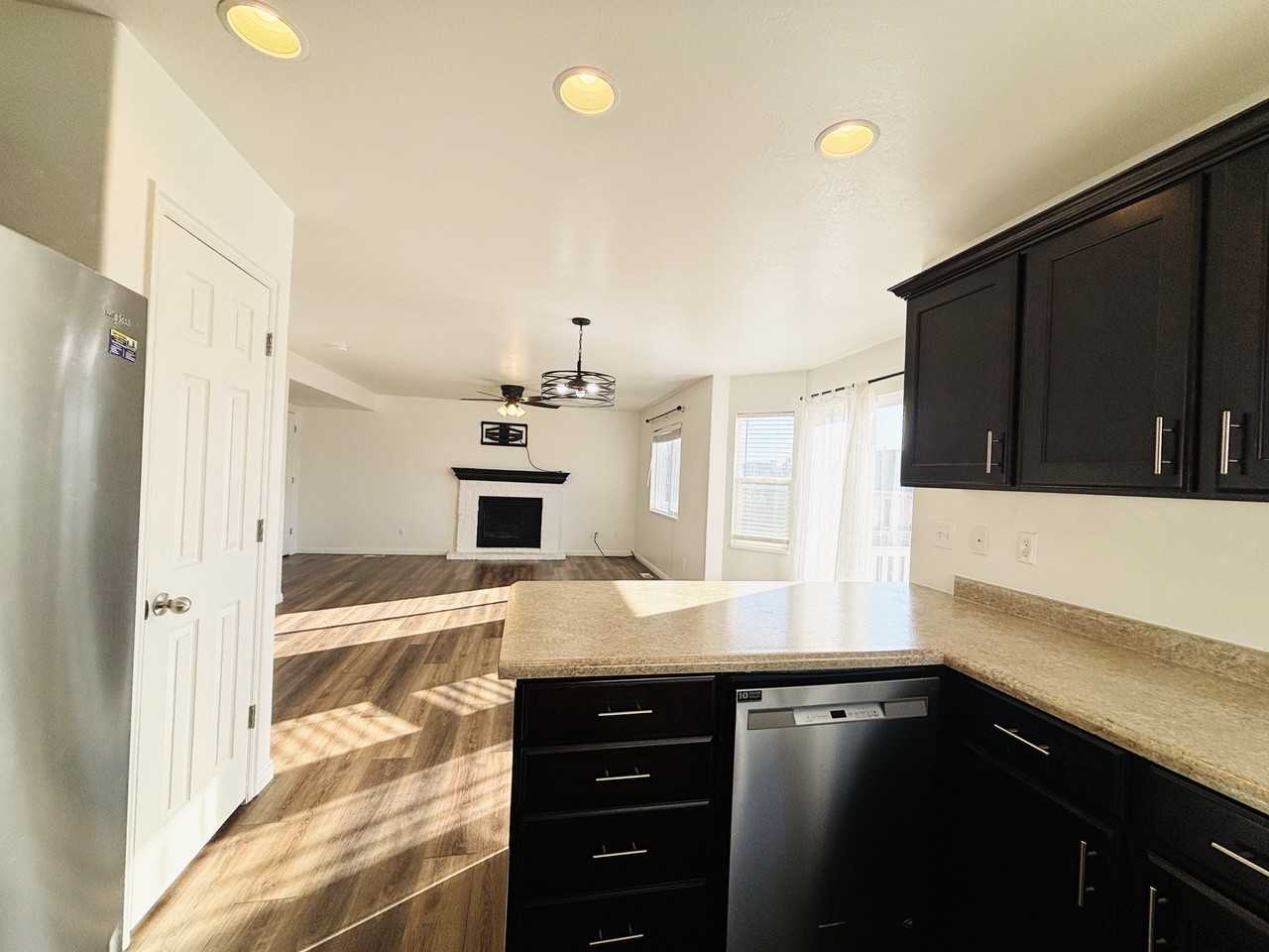 1094 S 1825 W #1 - Photo 5 of 40