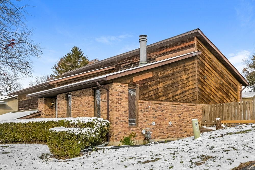 11990 Roseview Ln - Photo 4 of 17