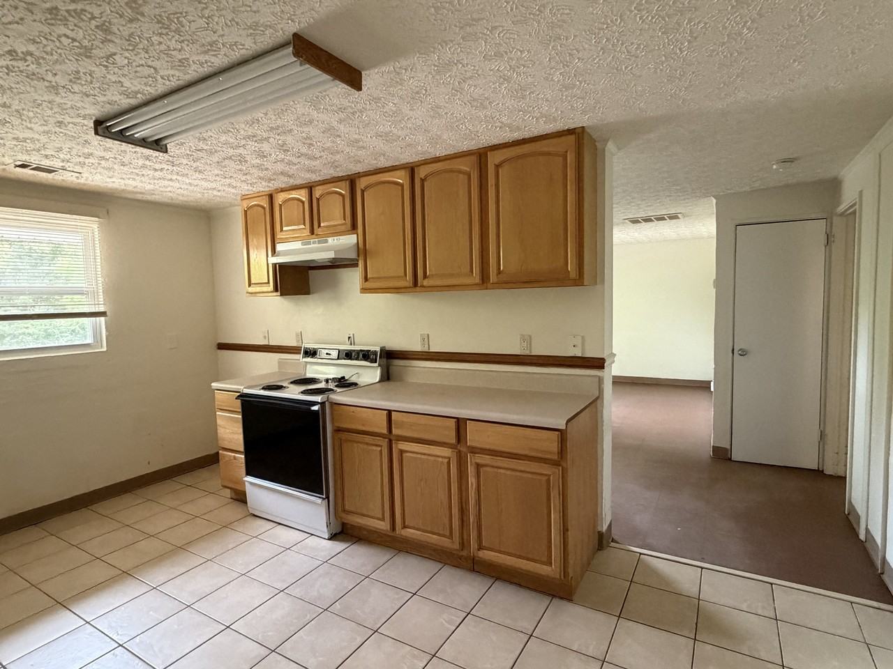 833 E Tinsley St #B - Photo 4 of 8