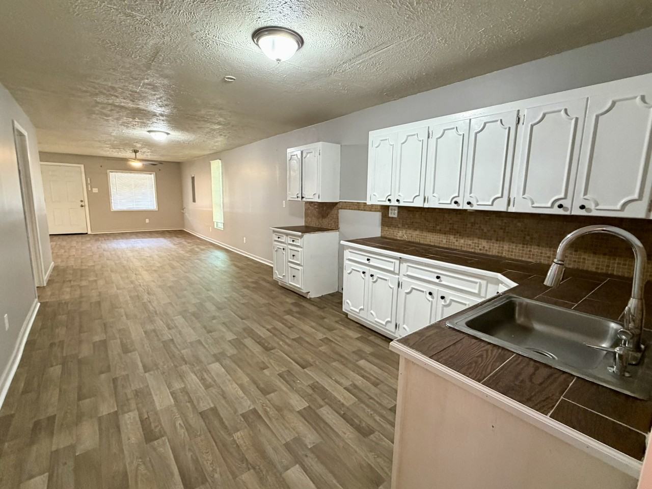 724 Searcy Ave #1 - Photo 6 of 12