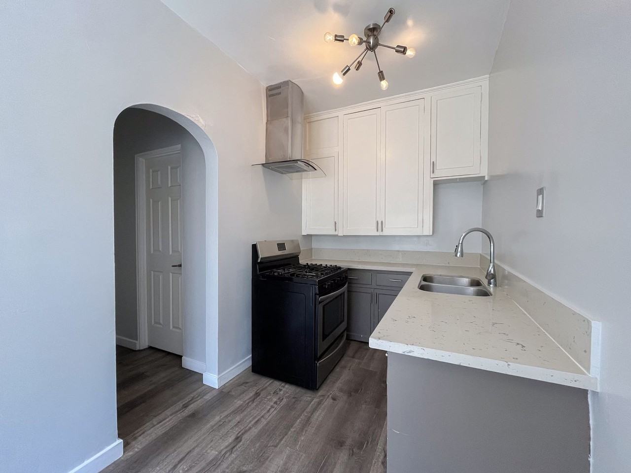 636 Chestnut Avenue - Photo 7 of 32