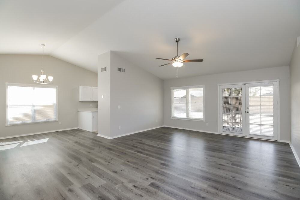 814 N Sailors Way - Photo 4 of 16