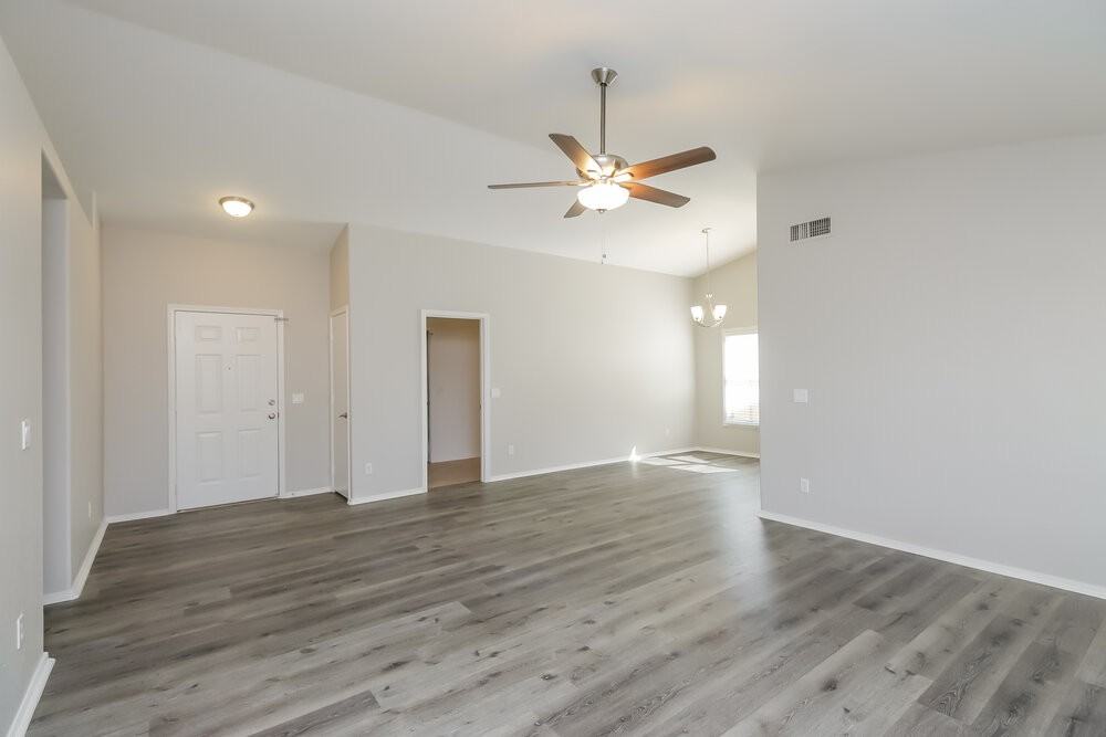 814 N Sailors Way - Photo 5 of 16