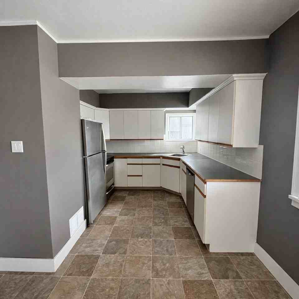 1158 Esquimalt Ave - Photo 5 of 20