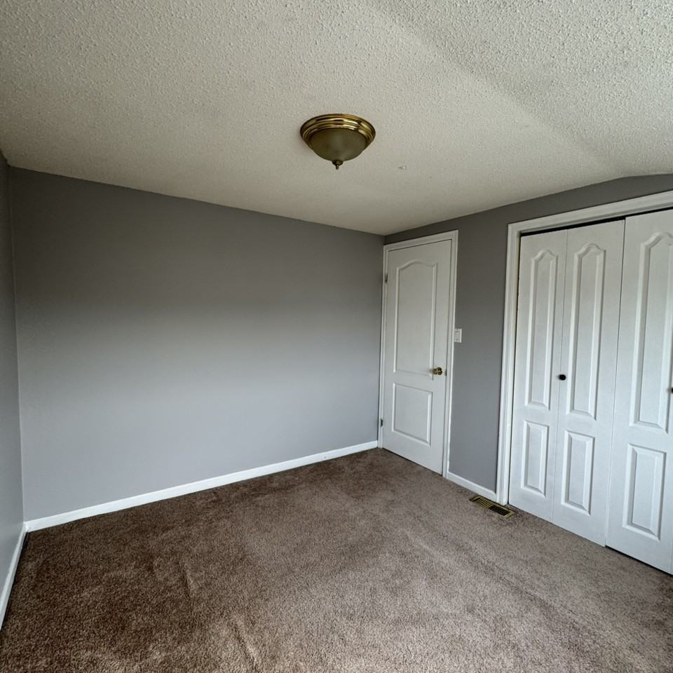 1158 Esquimalt Ave - Photo 6 of 20