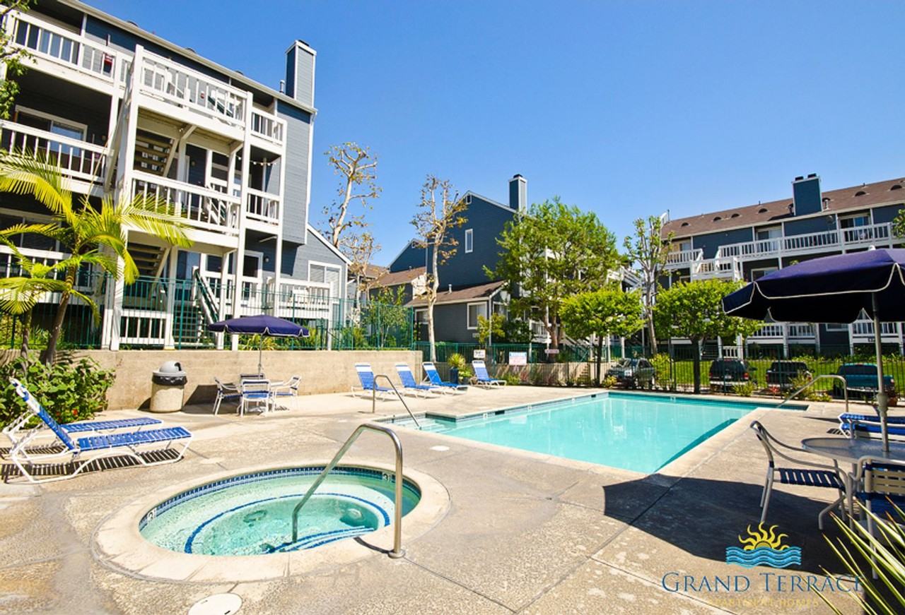 The Grand Terrace Apartments - Photo 4 of 11