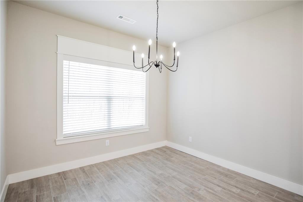 14 Kinloch Dr #1 - Photo 3 of 25