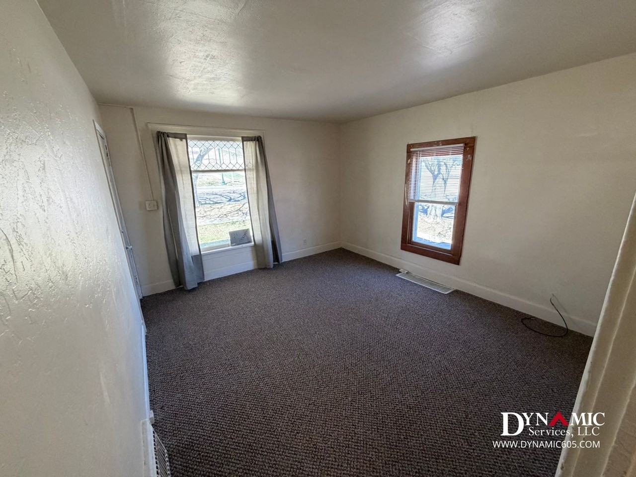 434 N Spring Ave | All Utilities Paid by Landlord - Photo 3 of 39