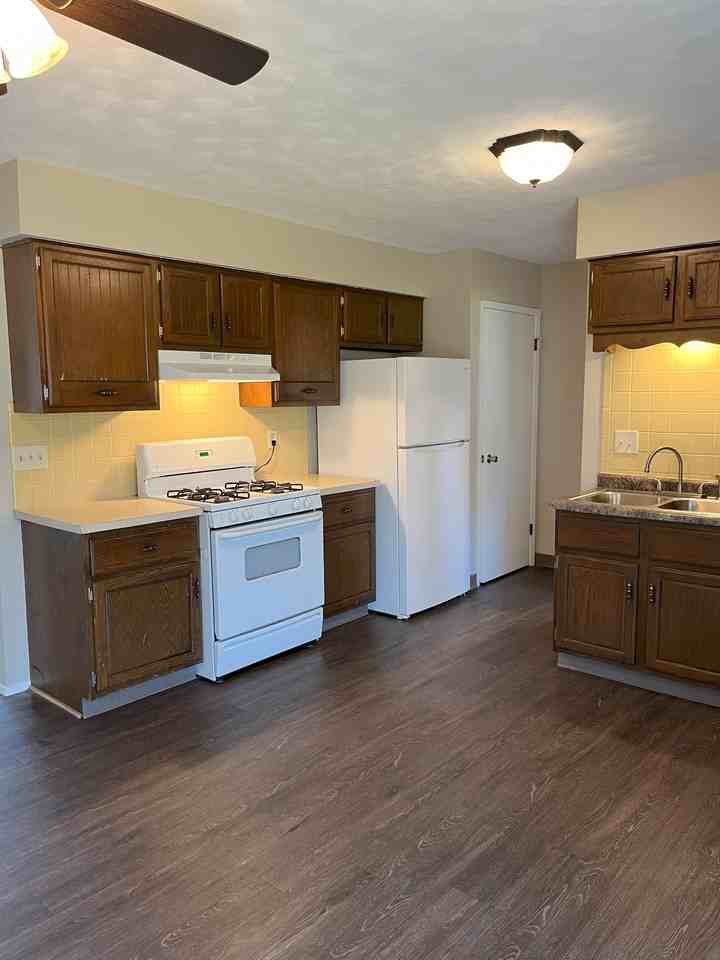 2638 N Clark St #2 - Photo 5 of 12