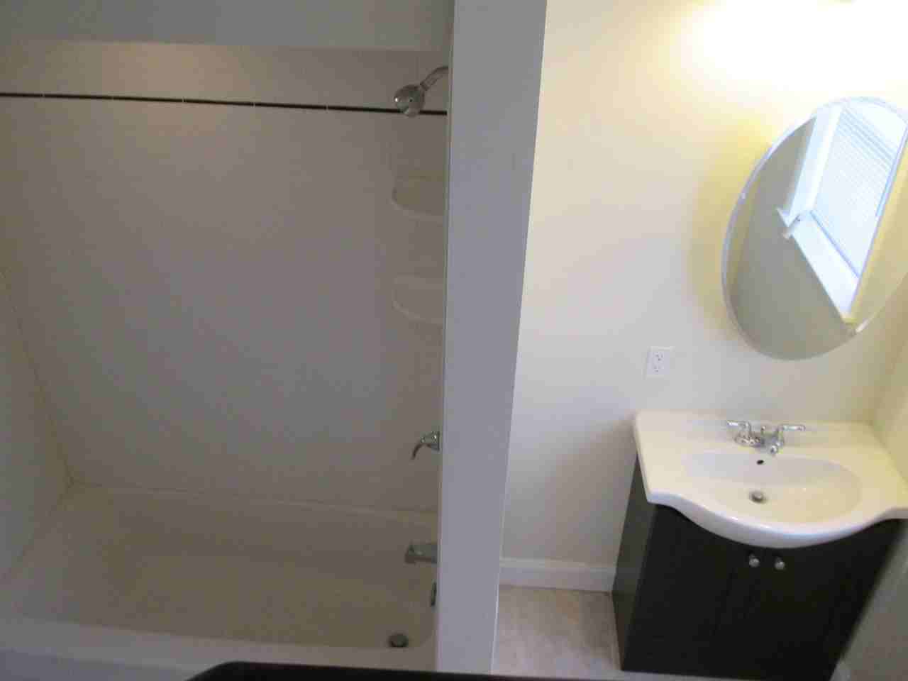 For Rent: Stylish Downtown Living at 817 Park Ave – Your Urban Oasis Awaits! - Photo 5 of 12