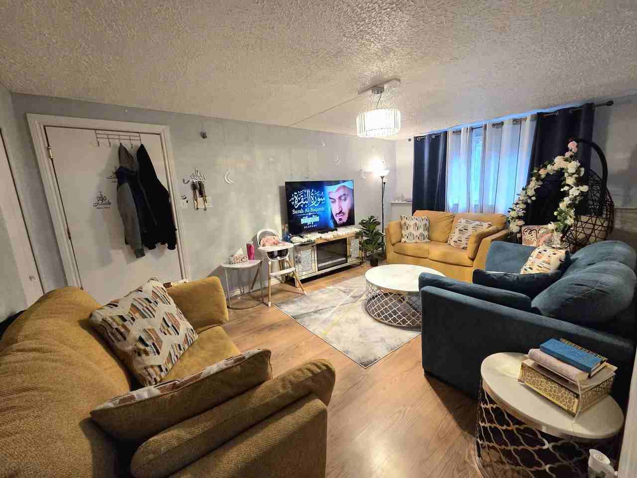 1066 Magee PlaceUnit 21066 Somerset Street #2 - Photo 2 of 10