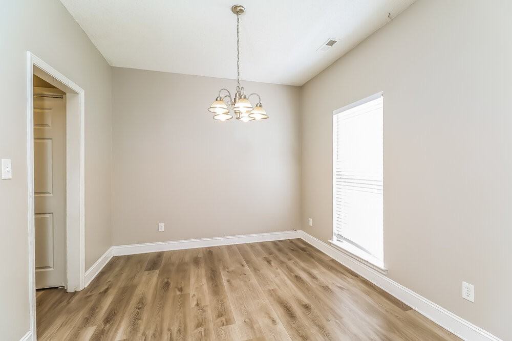 1712 Silverberry Ct - Photo 6 of 17