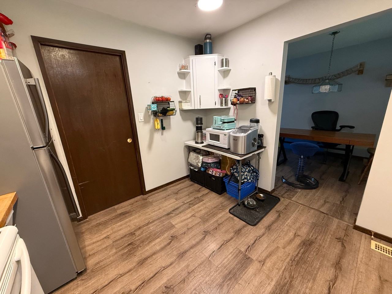 260 Robertson Cres #1 - Photo 7 of 21