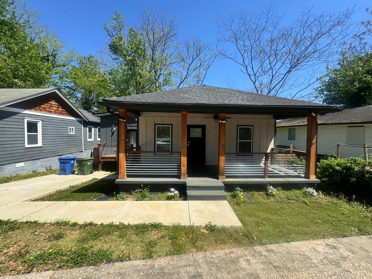 1104 Welch St Sw - Photo 2 of 26