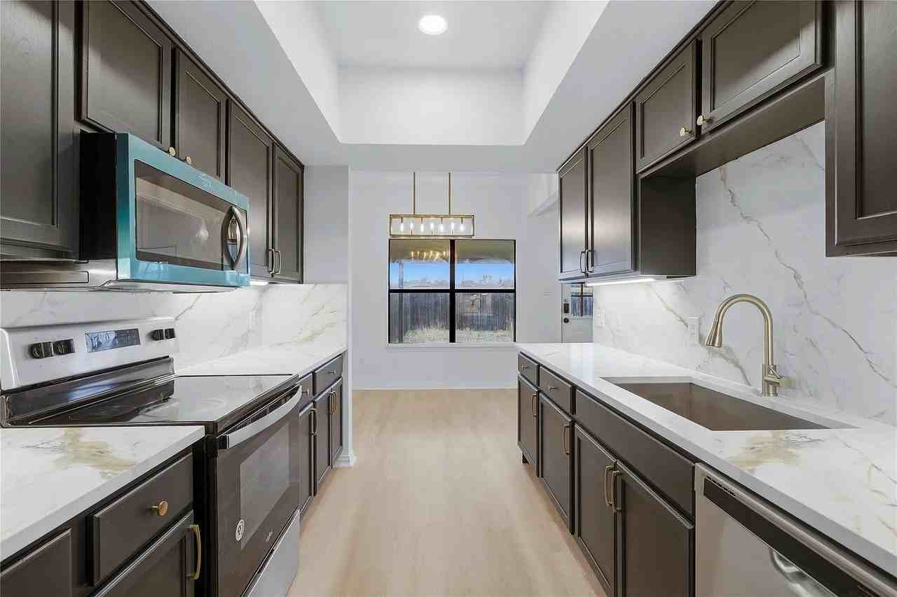 2622 Gwendolyn Ln - Photo 5 of 26