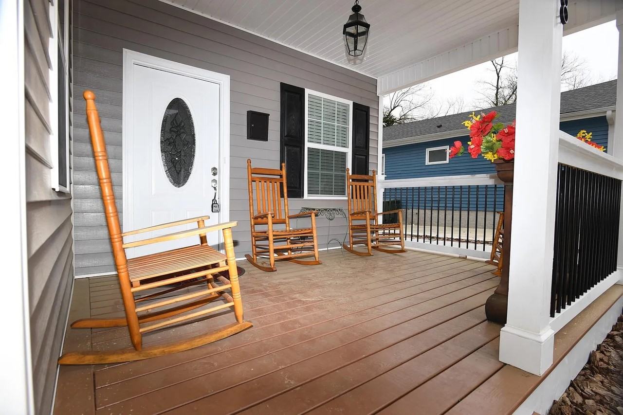 1108 S Person St - Photo 2 of 18