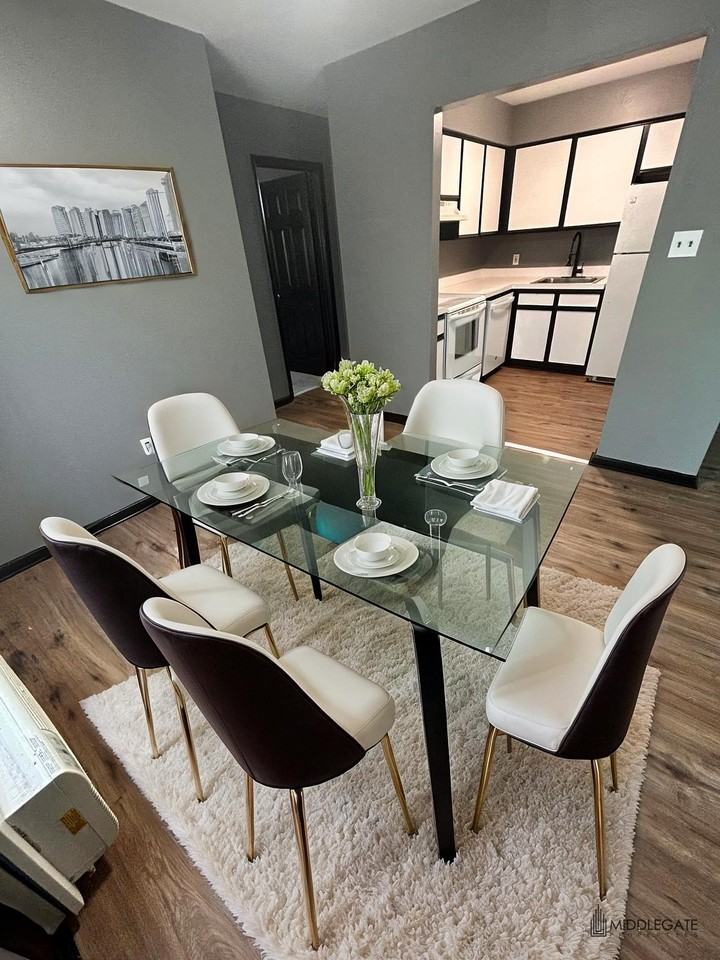 949 East Linden Street3 - Photo 2 of 5