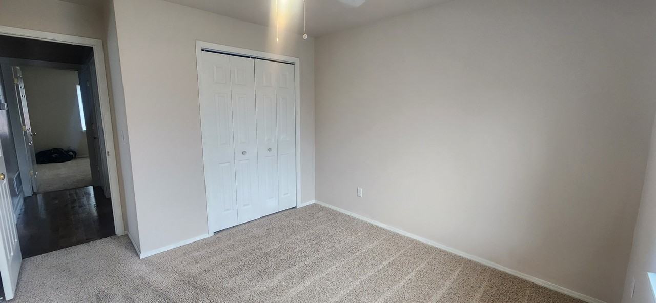 468 N River Rock Dr #1 - Photo 4 of 18