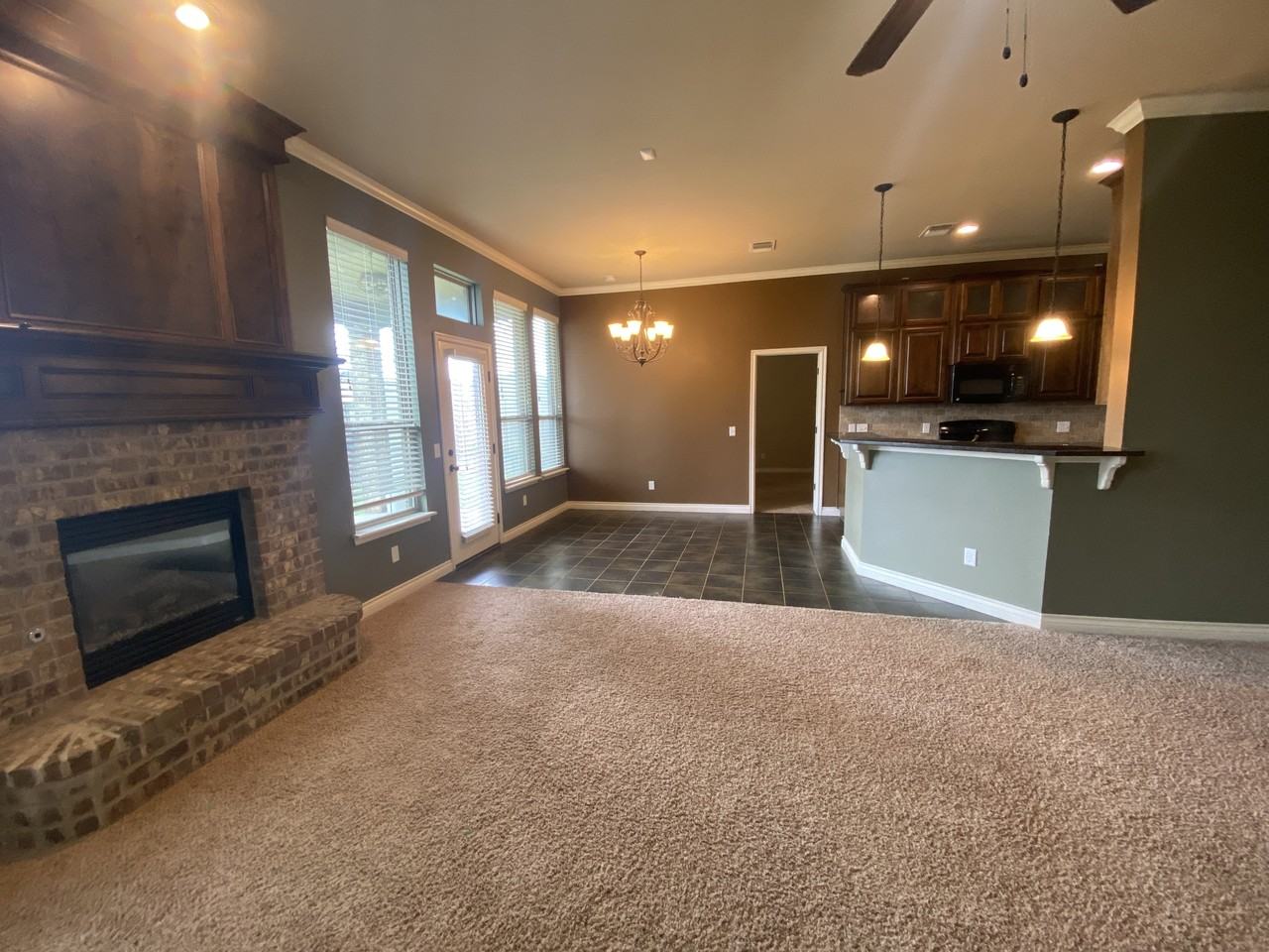 3817 Kings Canyon Rd #1 - Photo 3 of 14