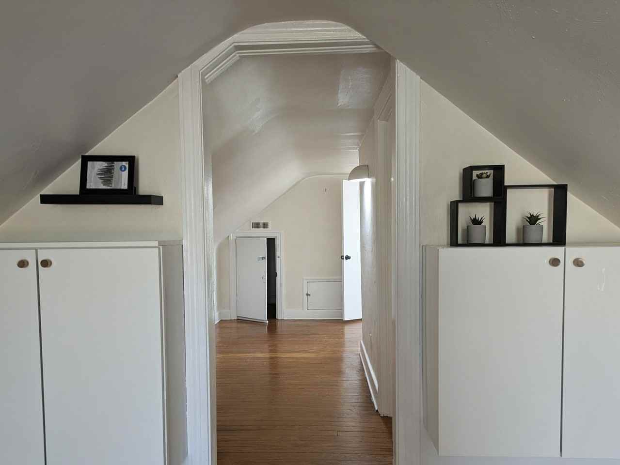 1018 Wolcott AvenueUnit B #B - Photo 4 of 16