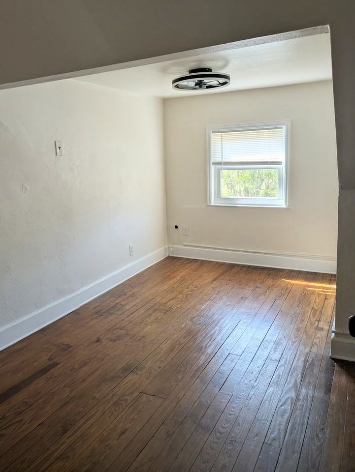 1018 Wolcott AvenueUnit B #B - Photo 6 of 16