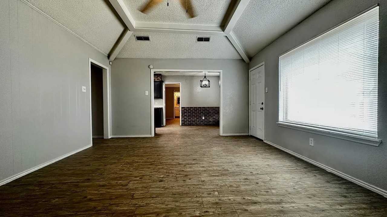 611 Ironton Ave #1 - Photo 5 of 20