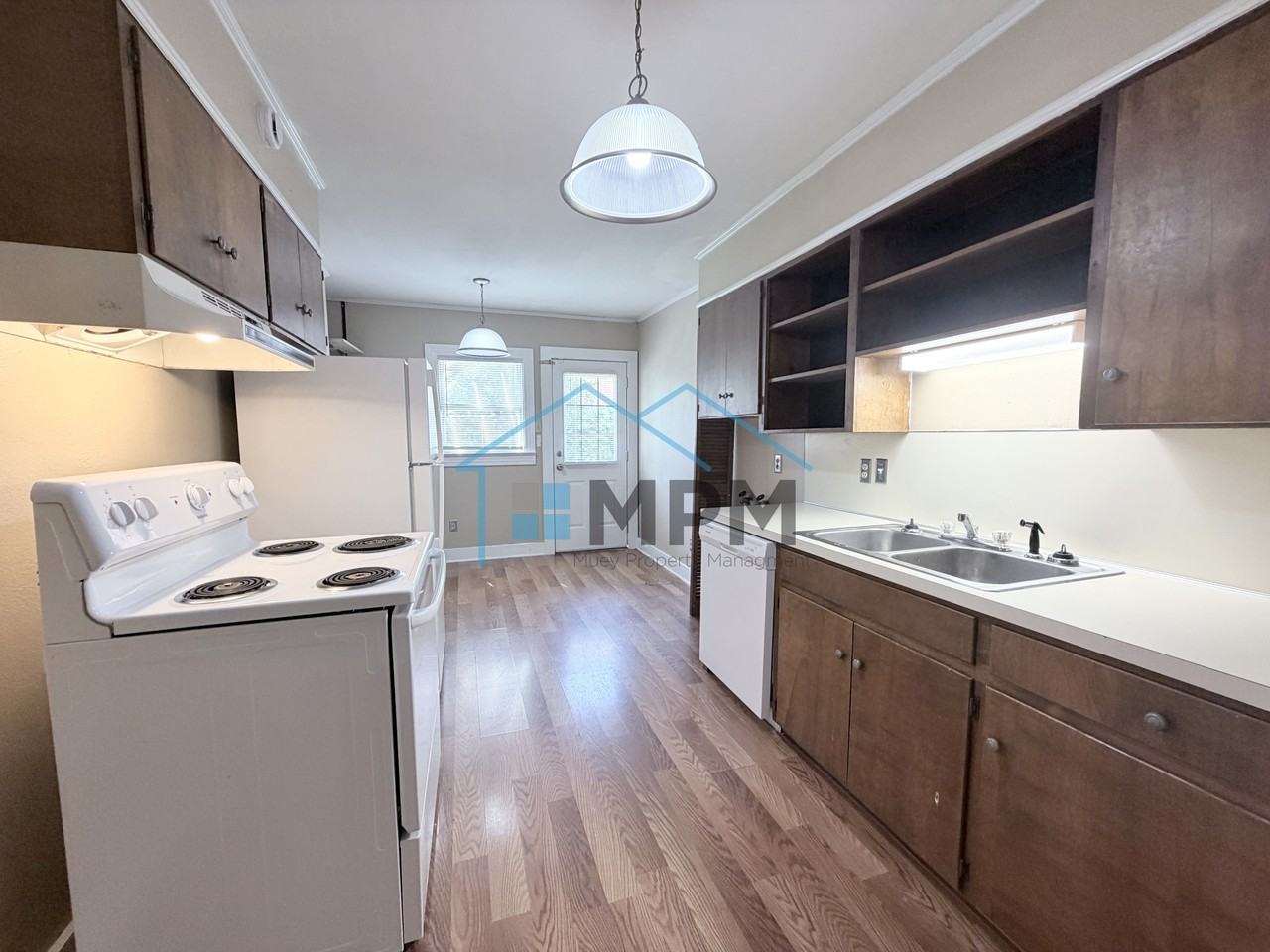 200 Glenmar Ave #B - Photo 2 of 7