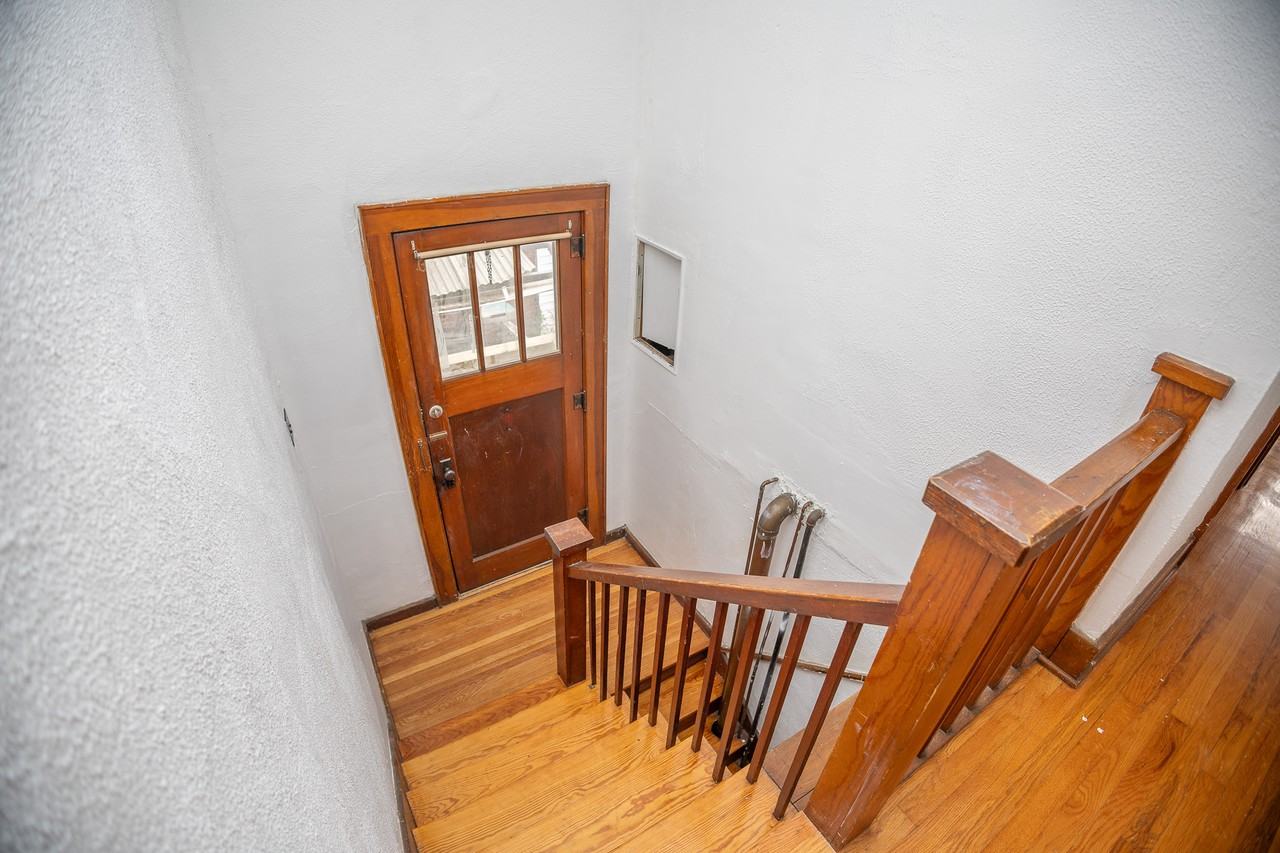 927 Washington St #A - Photo 4 of 12