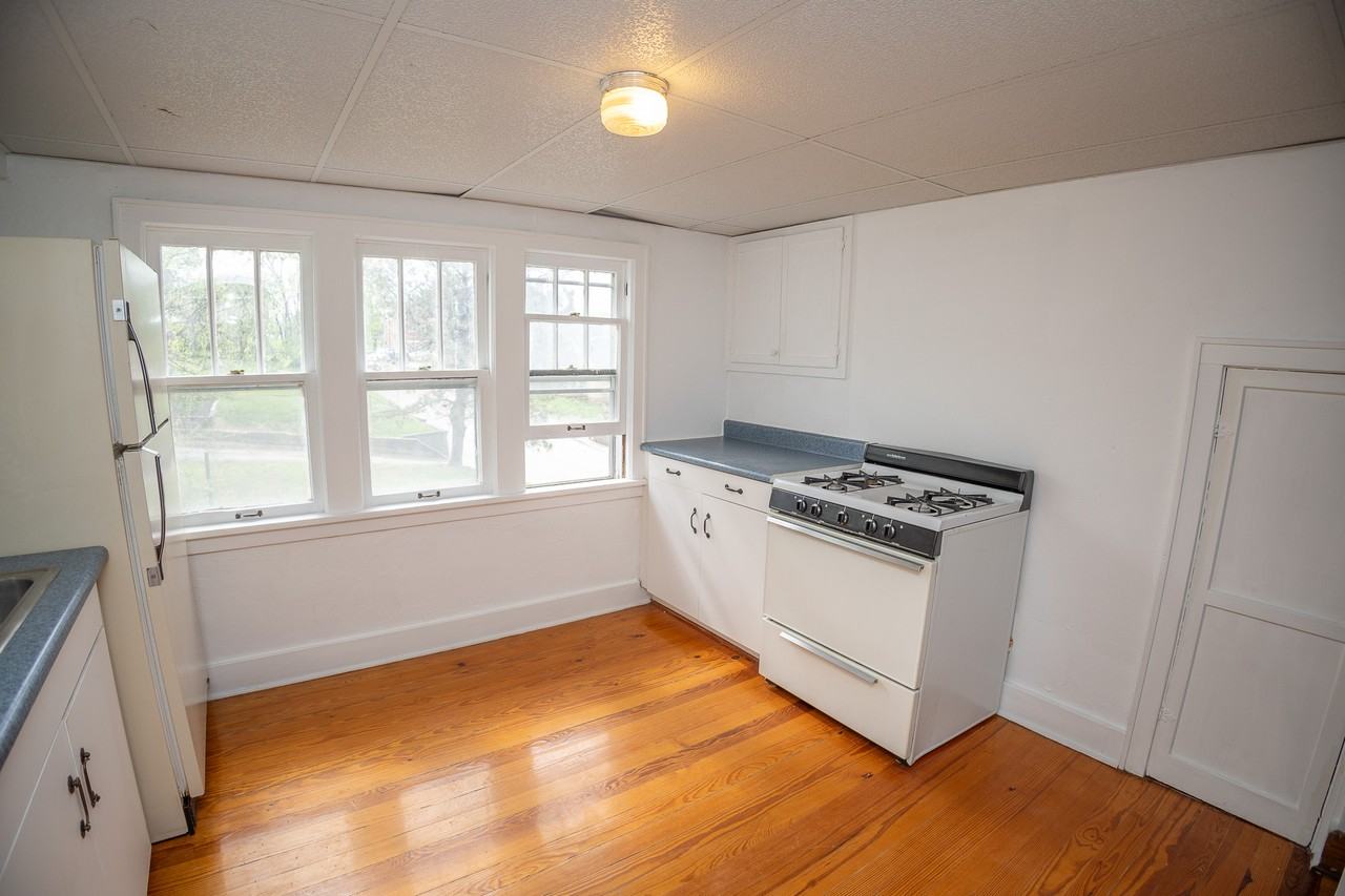 927 Washington St #A - Photo 6 of 12