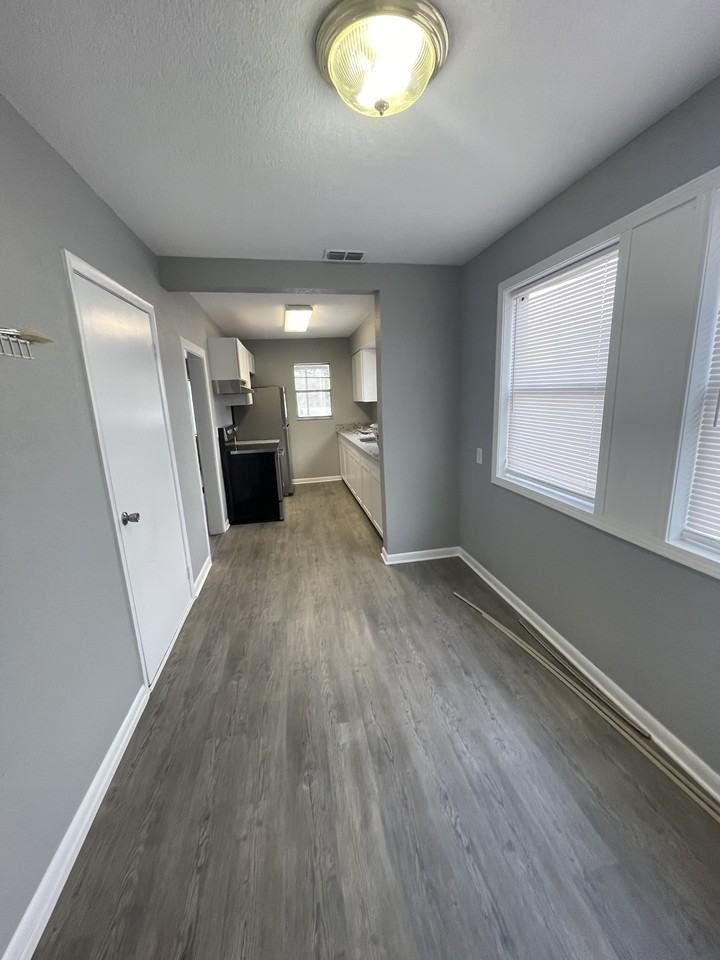 338 W Bay Ave #1 - Photo 5 of 13