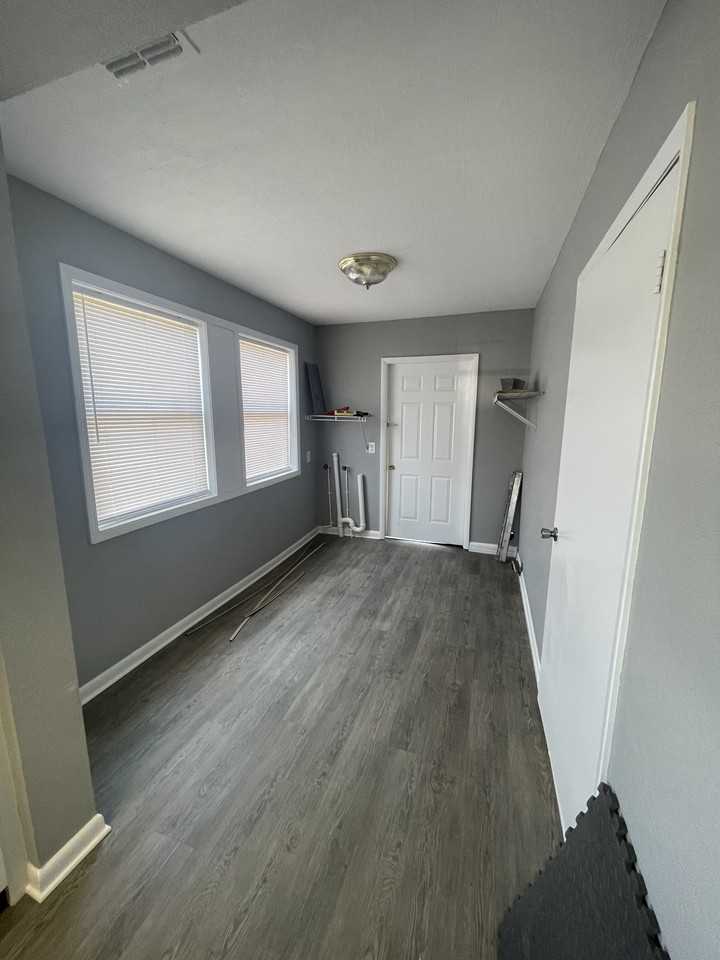 338 W Bay Ave #1 - Photo 6 of 13