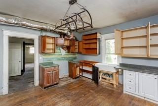 435 Cowen St #1 - Photo 6 of 20