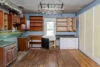 435 Cowen St #1 - Photo 7 of 20