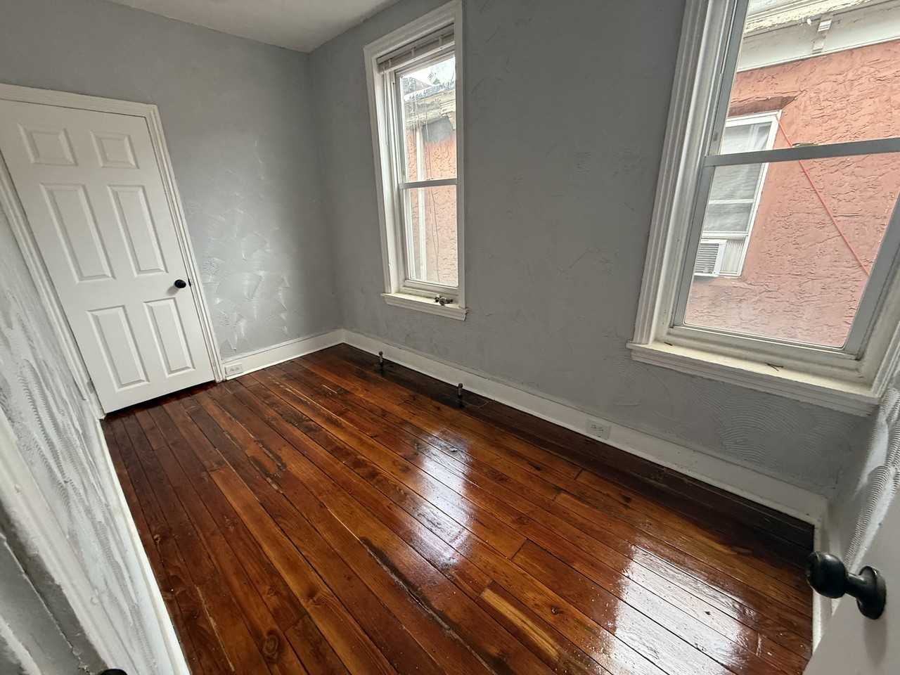 920 Newton Ave #1 - Photo 7 of 10