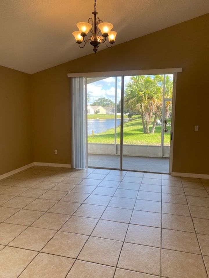 1061 Ballyshannon Pkwy - Photo 3 of 13
