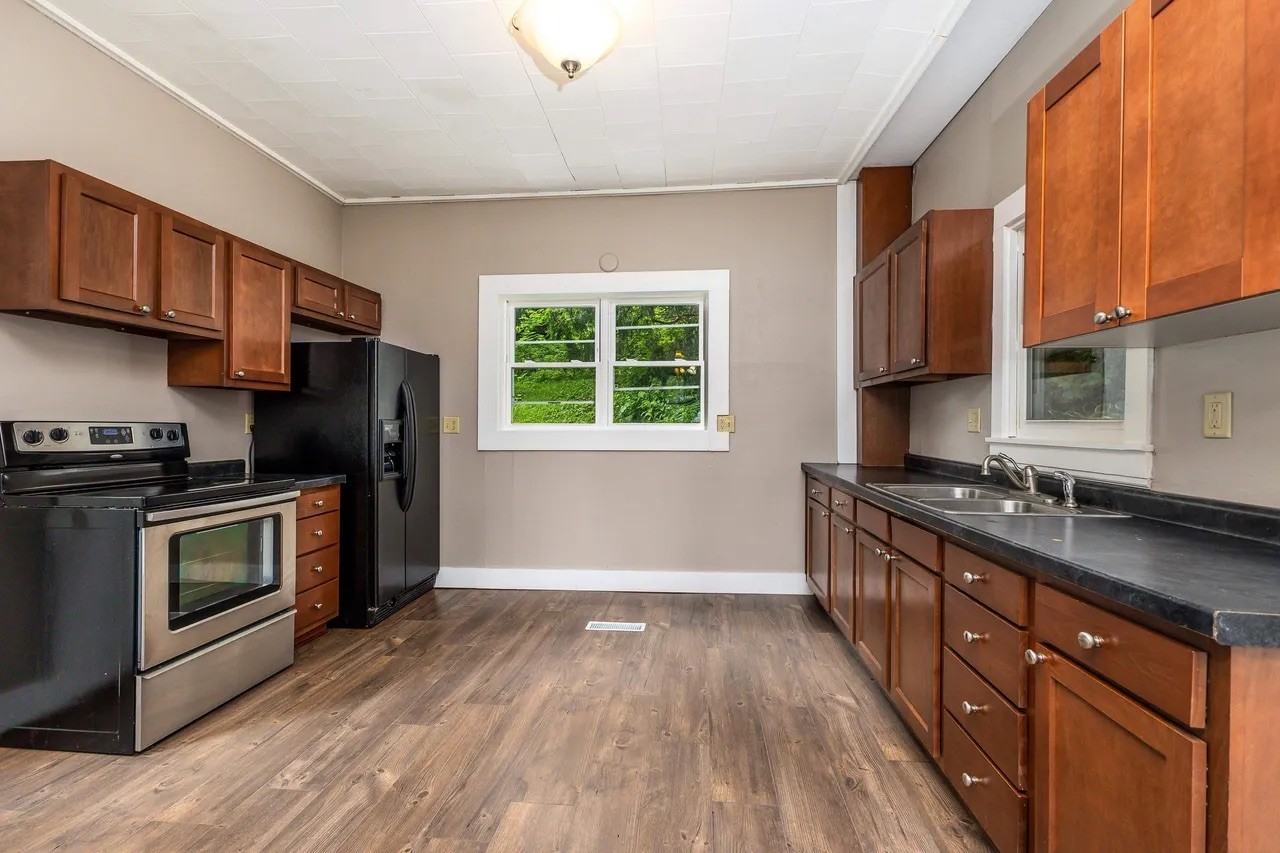 639 Caledonia Pl #1 - Photo 6 of 17