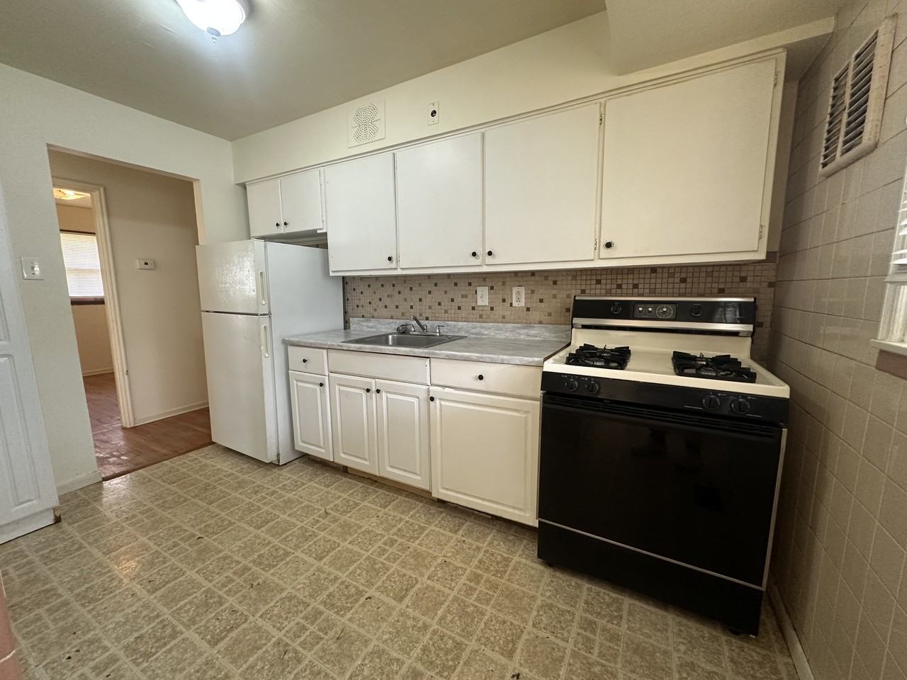 400 Lancashire Rd #1 - Photo 2 of 10