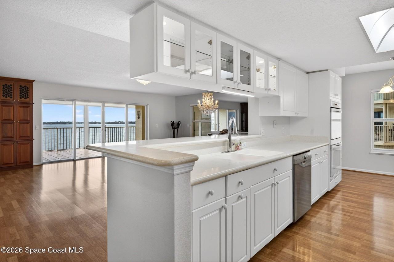 102 Riverside Drive 306 - 306 #306 - Photo 3 of 8