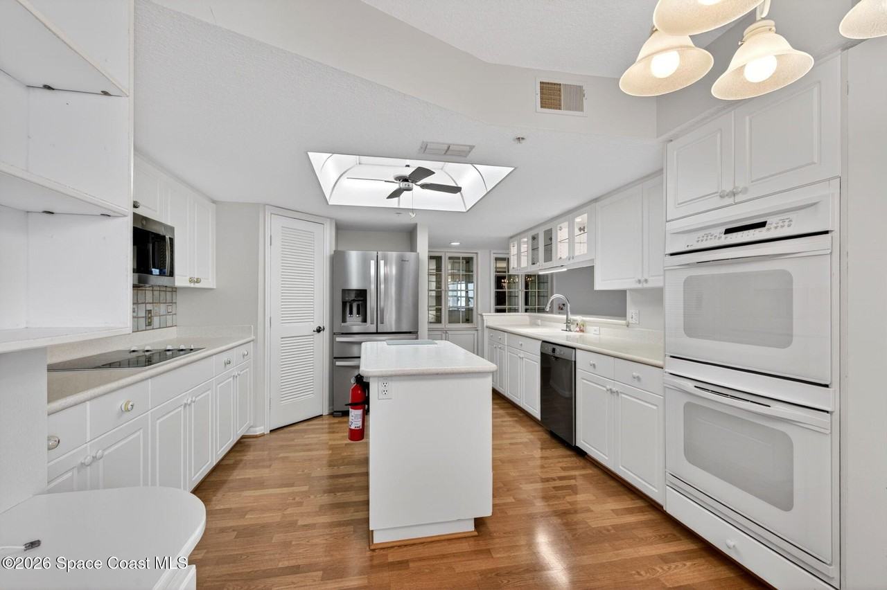 102 Riverside Drive 306 - 306 #306 - Photo 5 of 8