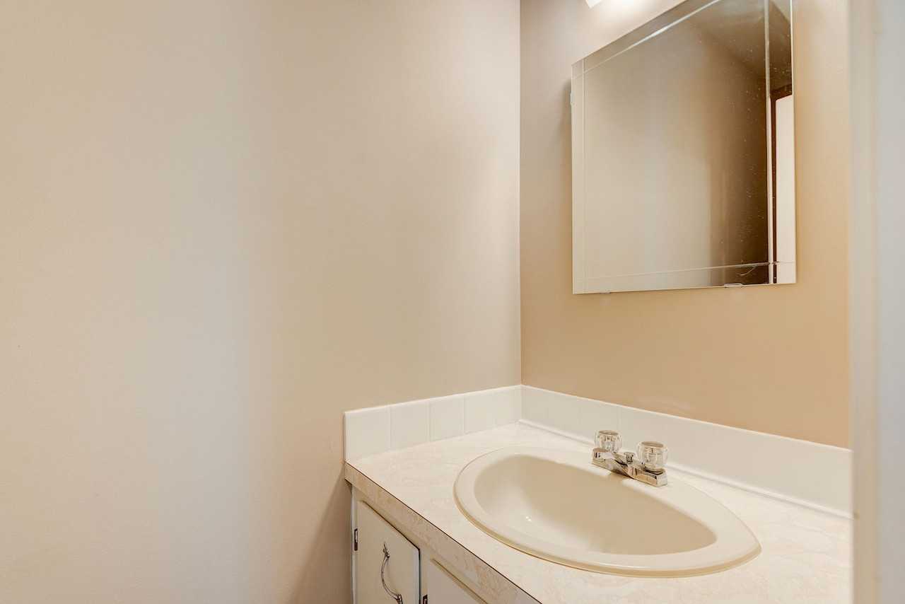 2116 23 Ave Sw #A - Photo 5 of 22